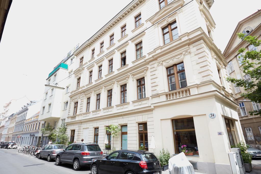 Traditional Apartments Вена Экстерьер фото